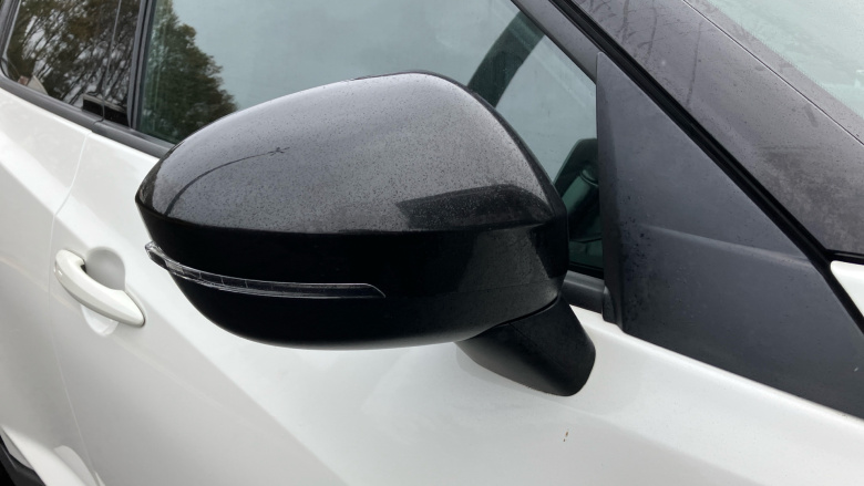 Nissan Juke 1.0 DiG-T N-Connecta 5dr Petrol Hatchback